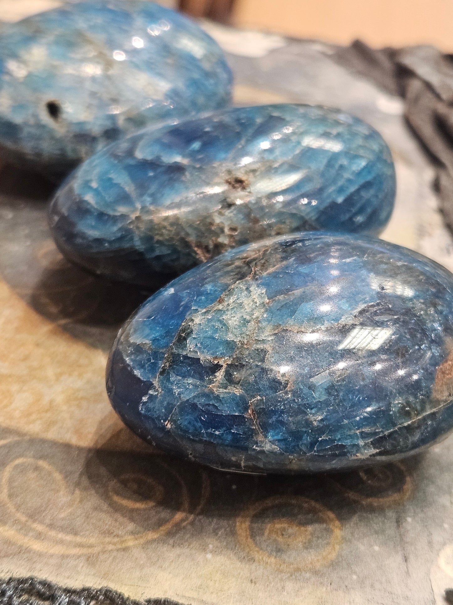 Blue Apitate Palmstone