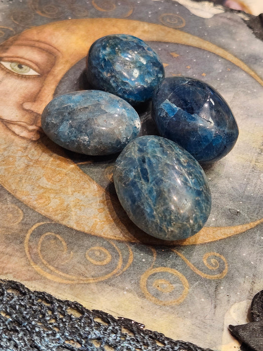 Blue Apitate large Tumblestone