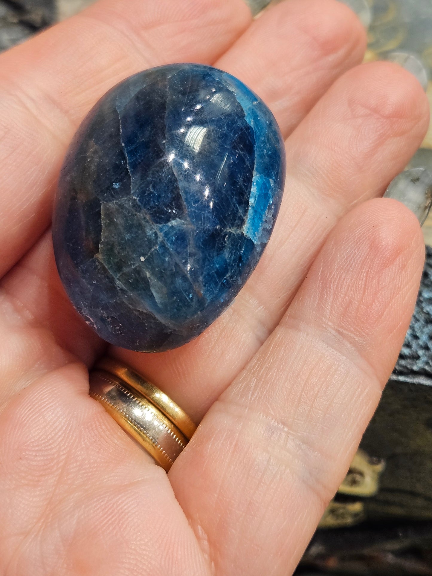 Blue Apitate large Tumblestone