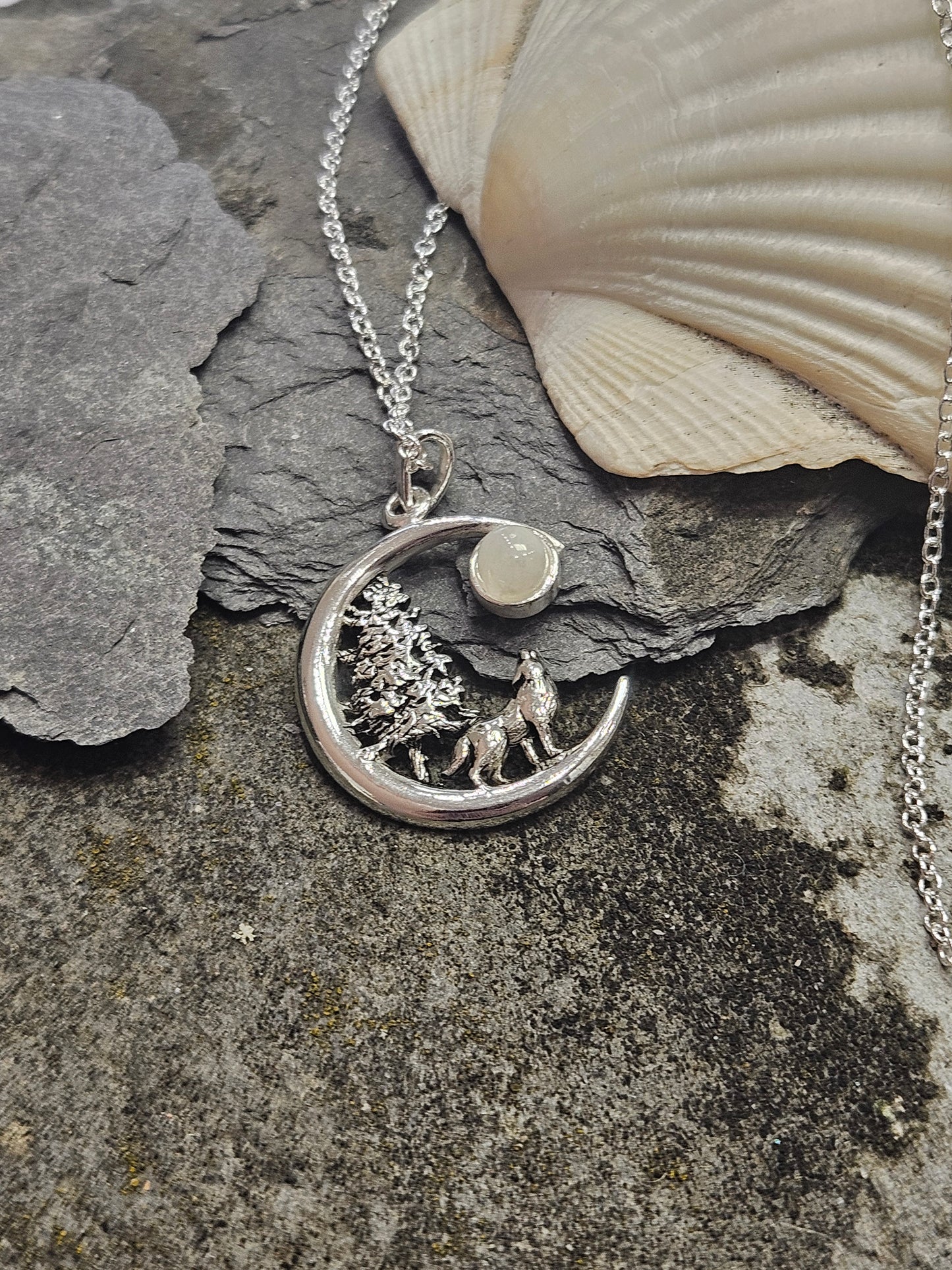 Moonstone Moon Gazing Wolf