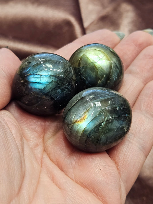Grade A Labradorite Tumblestone