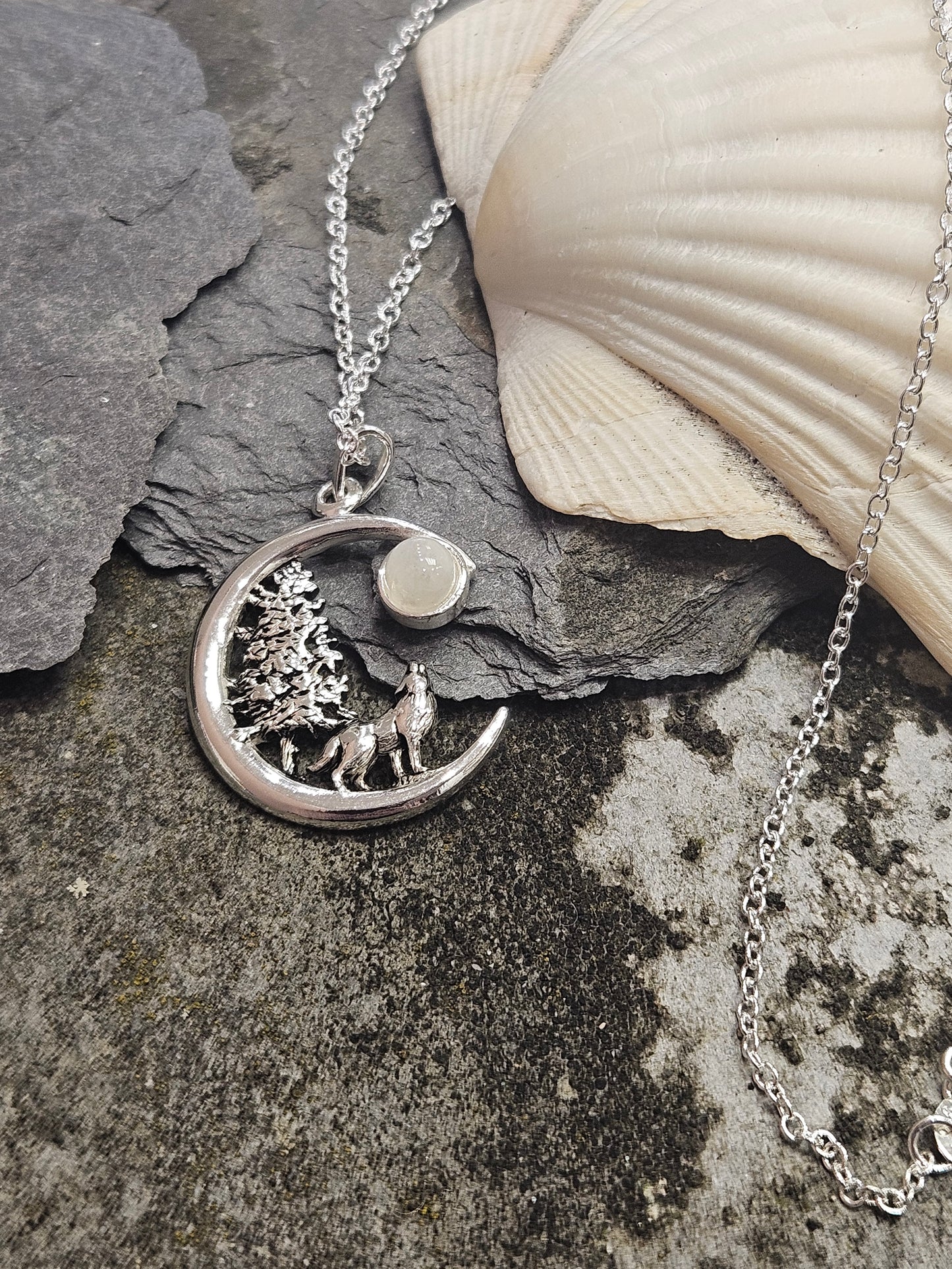 Moonstone Moon Gazing Wolf