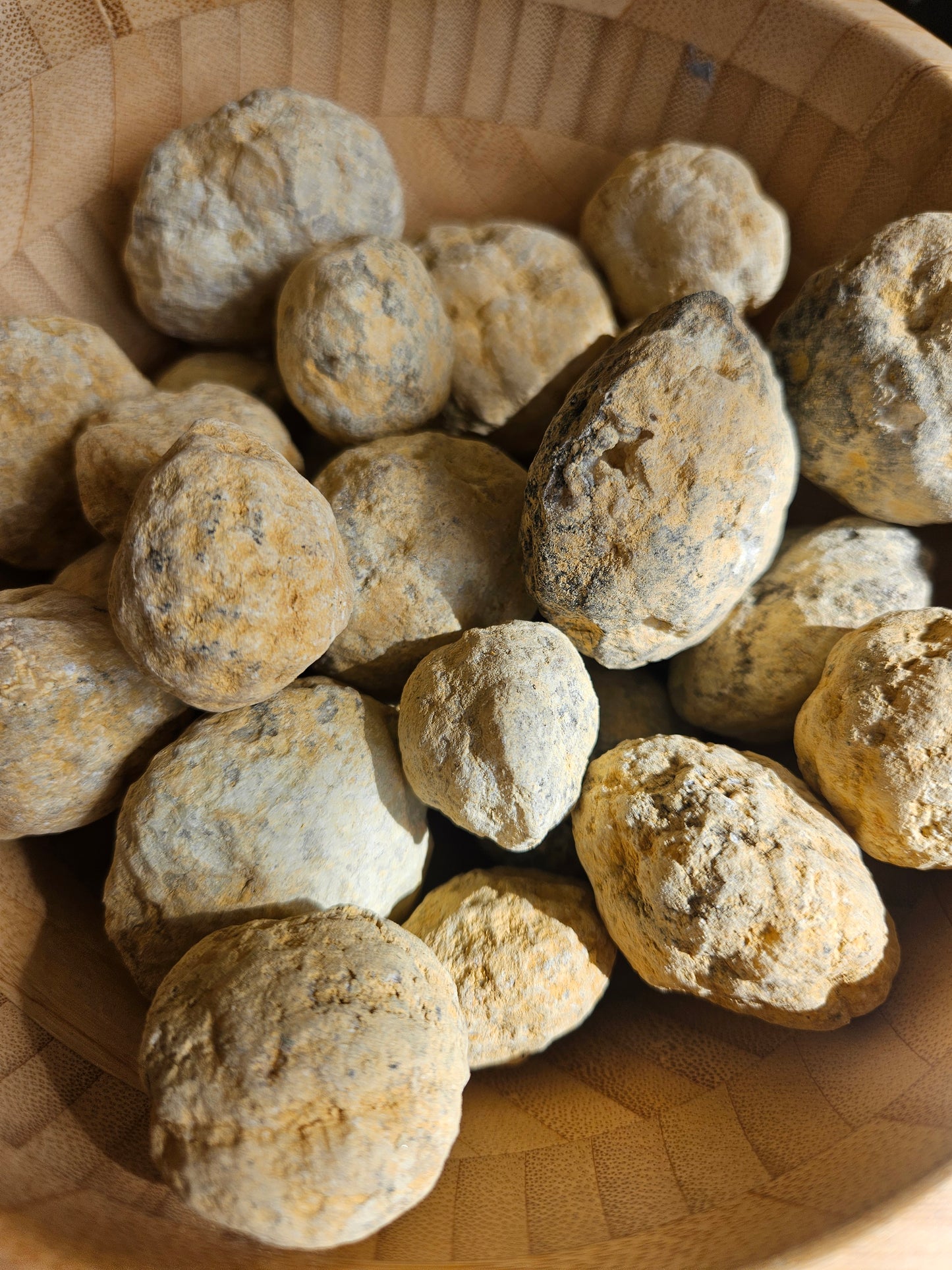 Small Crack Open Your Own Geode