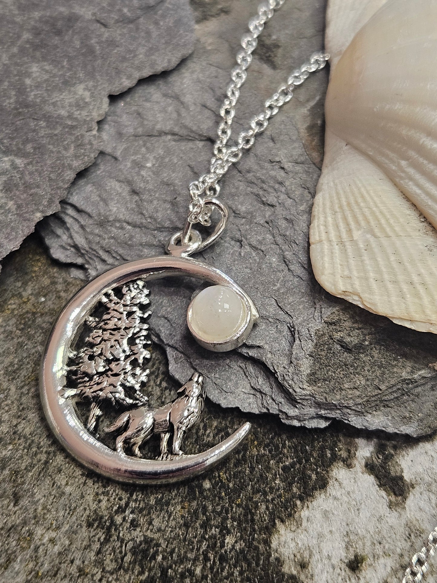 Moonstone Moon Gazing Wolf